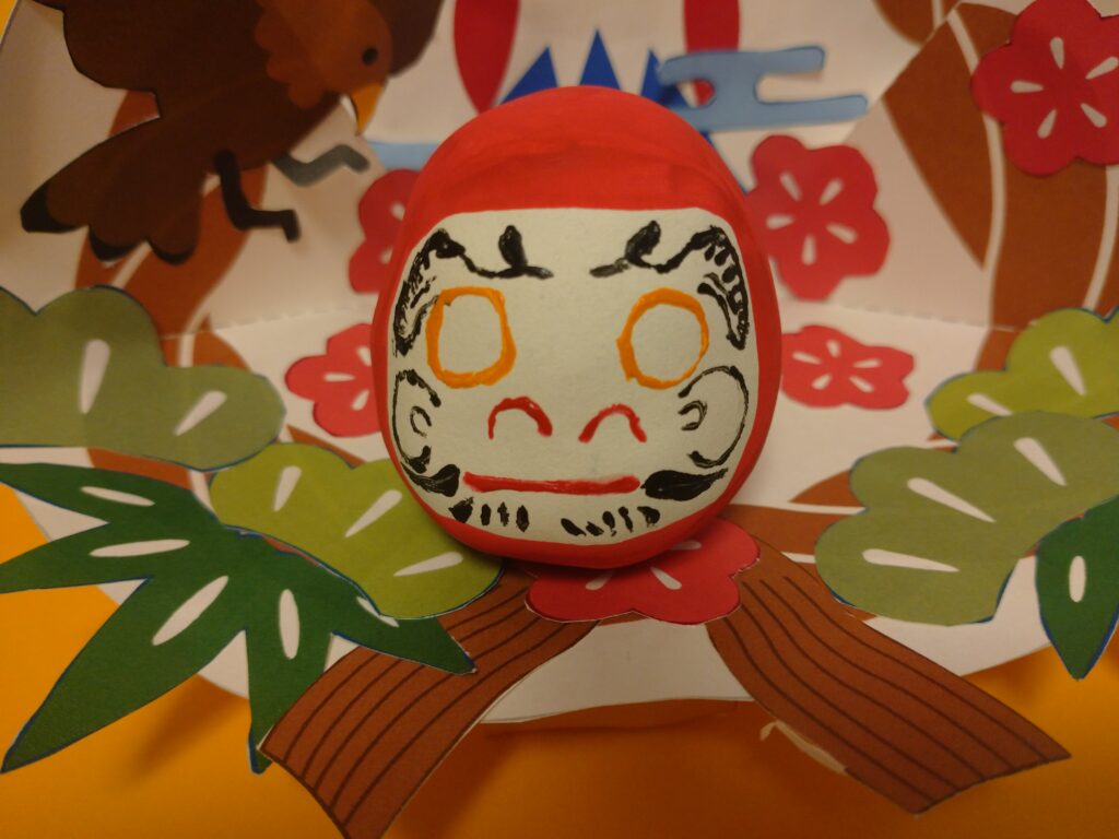 AM:創作～石粉粘土でダルマ作り～、PM:健康講座